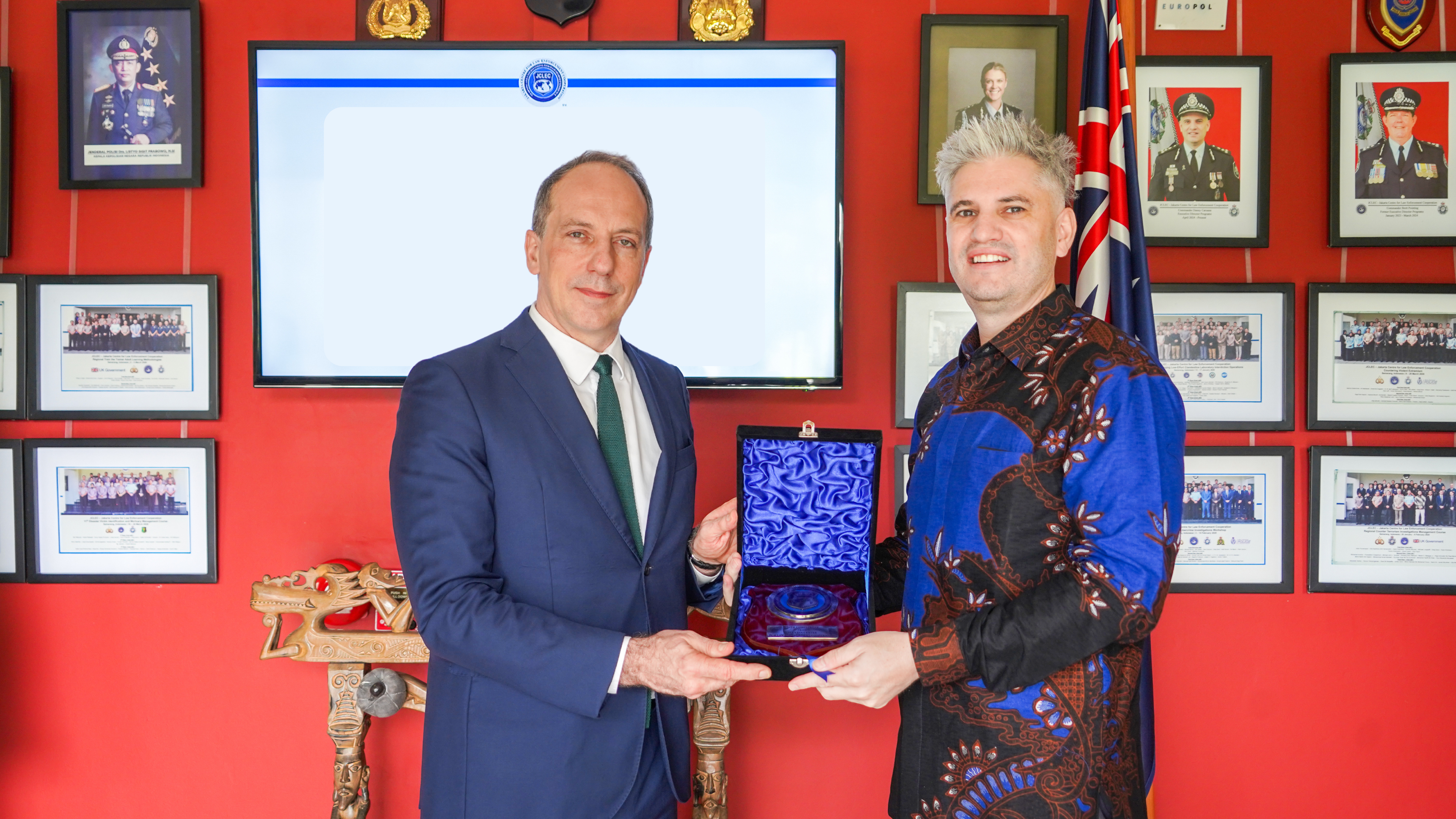 tree planting pak aby